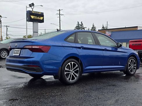 Used 2024 Volkswagen Jetta Sport FWD image 6
