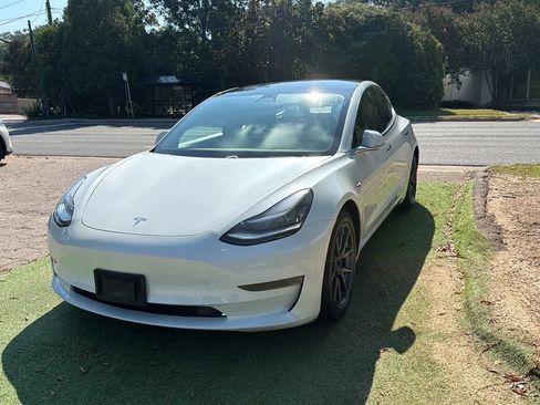 Used 2020 Tesla Model 3 Standard Range Plus RWD image 4