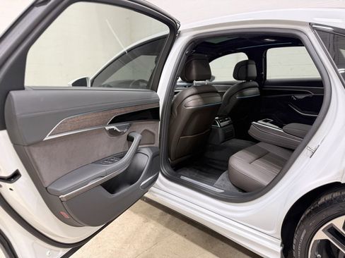 Used 2025 Audi A8 L 3.0T w/ Executive Package image 28