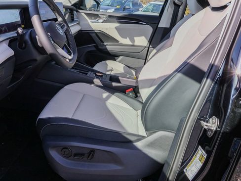 New 2025 Volkswagen Tiguan SE image 5