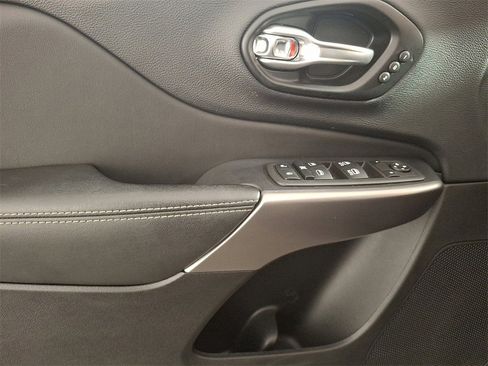 Used 2022 Jeep Cherokee Limited w/ Elite Package image 15