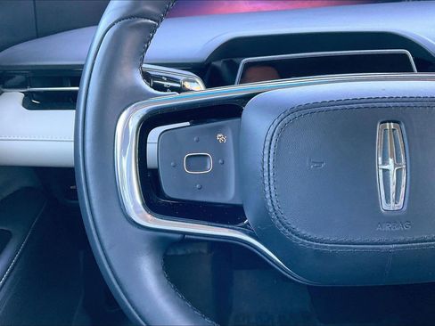 Used 2024 Lincoln Nautilus Reserve w/ Equipment Group 202A image 11