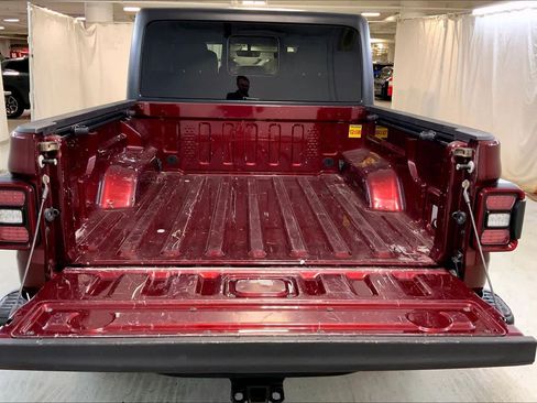Used 2021 Jeep Gladiator Rubicon AWD/4WD image 9
