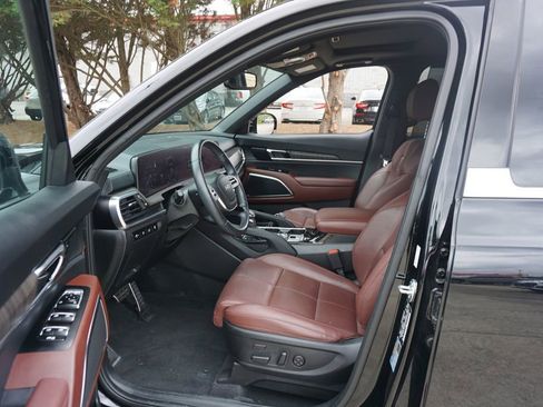 Used 2024 Kia Telluride SX AWD/4WD image 2