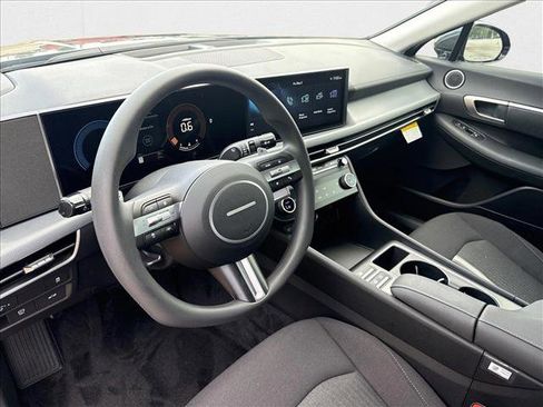 New 2025 Hyundai Sonata SEL image 3