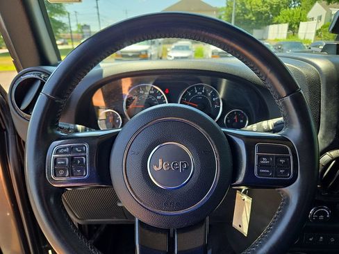 Used 2017 Jeep Wrangler Unlimited Sahara AWD/4WD image 22