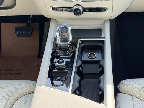 New 2026 Volvo XC60 B5 Ultra w/ Climate Package image 9