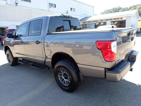 Used 2024 Nissan Titan SV AWD/4WD image 3
