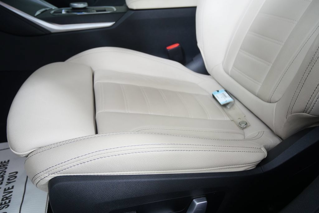 Certified 2023 BMW i4 eDrive40 w/ M Sport Package RWD image 9