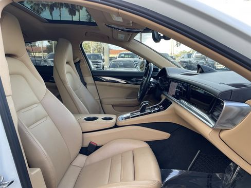 Used 2018 Porsche Panamera 4 image 22