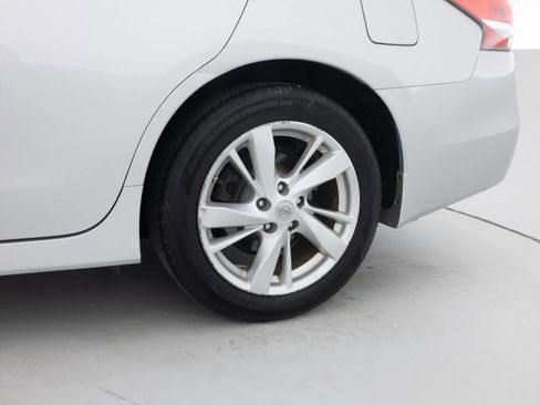 Used 2015 Nissan Altima 2.5 SV FWD image 22