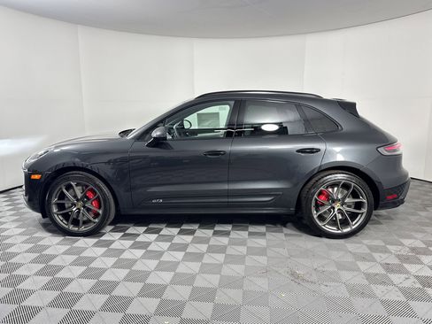 New 2026 Porsche Macan GTS image 2
