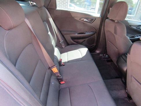 Used 2021 Chevrolet Malibu RS FWD image 34