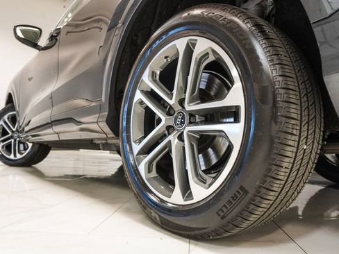 Used 2025 Audi Q5 Premium Plus w/ Premium Plus AWD/4WD image 40