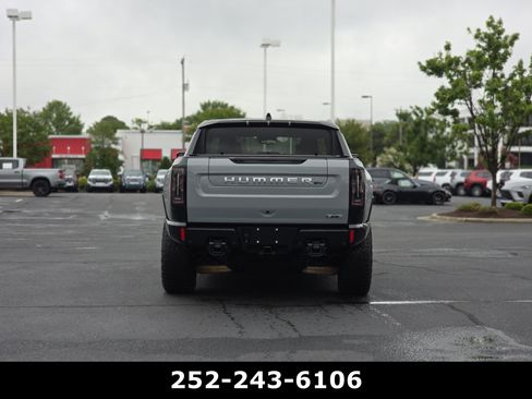 Used 2025 GMC Hummer EV 3X w/ Extreme Off-Road Package AWD/4WD image 6