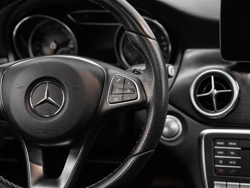 Used 2018 Mercedes-Benz GLA 250 4MATIC image 18