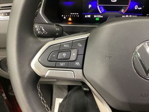 Certified 2024 Volkswagen Tiguan SE image 21