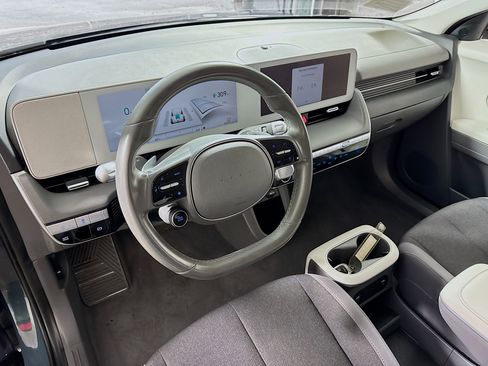 Used 2022 Hyundai Ioniq 5 SE image 23