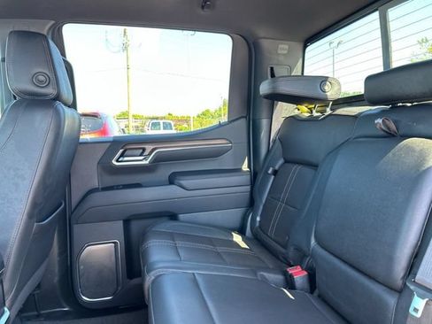 Used 2024 Chevrolet Silverado 1500 High Country w/ Technology Package AWD/4WD image 17