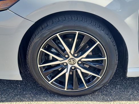 Used 2024 Toyota Camry SE image 29