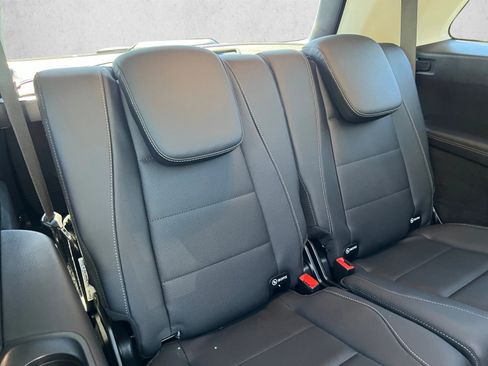 Certified 2026 Mercedes-Benz GLS 450 4MATIC image 24
