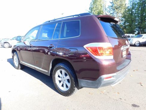Used 2012 Toyota Highlander SE image 3