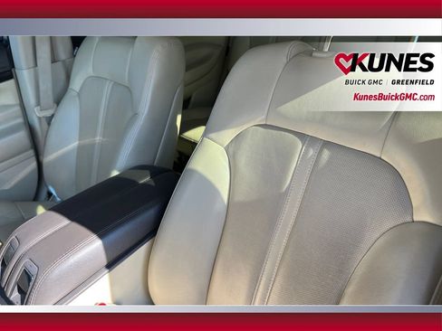 Used 2014 Lincoln MKT FWD image 23