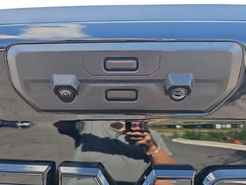 Used 2023 GMC Sierra 1500 AT4 w/ Technology Package AWD/4WD image 31
