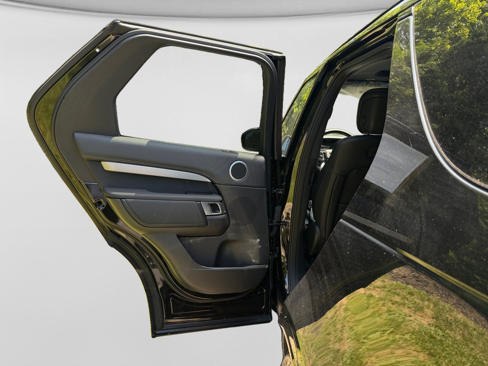 New 2026 Land Rover Discovery Dynamic SE AWD/4WD image 17