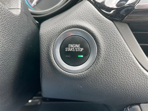 Used 2017 Buick Envision Essence FWD image 46