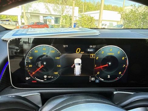 Used 2021 Mercedes-Benz GLB 250 image 31