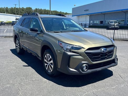 Used 2025 Subaru Outback Premium w/ Popular Package #1 AWD/4WD image 4