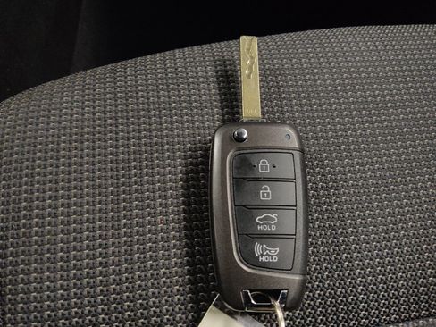 Used 2020 Hyundai Accent SE FWD image 32