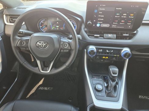 Certified 2025 Toyota RAV4 XSE image 29