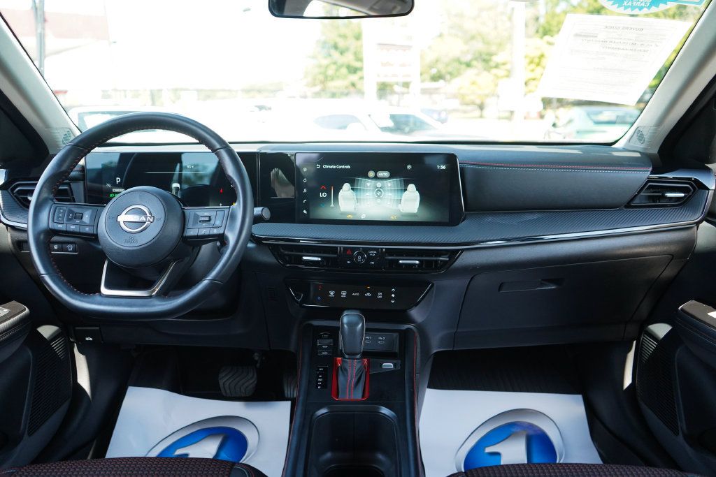 Used 2025 Nissan Kicks SR FWD image 9