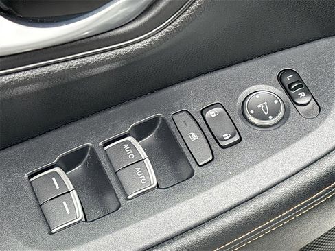 Used 2024 Honda HR-V Sport image 17