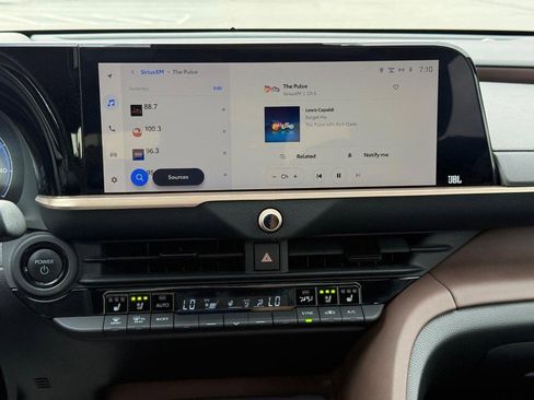 Used 2023 Toyota Crown image 14