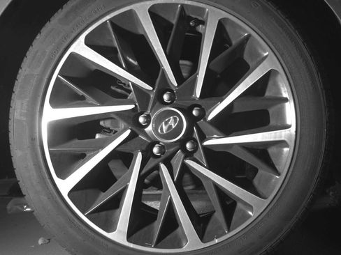 Used 2020 Hyundai Sonata SEL Plus w/ Tech Package image 12