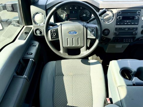 Used 2012 Ford F250 XLT w/ XLT Interior Pkg AWD/4WD image 2