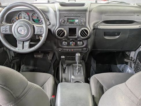 Used 2015 Jeep Wrangler Unlimited Sport w/ Connectivity Group AWD/4WD image 15