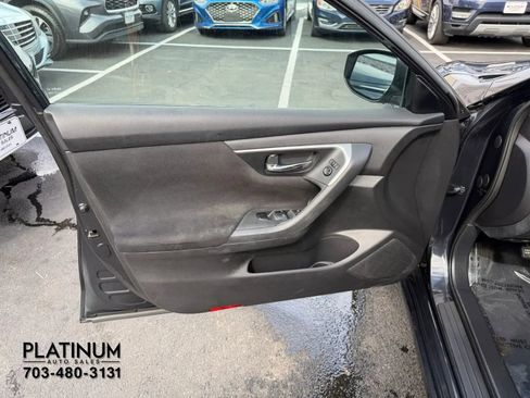 Used 2015 Nissan Altima 2.5 SV w/ Convenience Package image 16