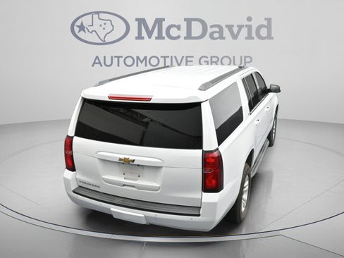 Used 2018 Chevrolet Suburban LT RWD image 40