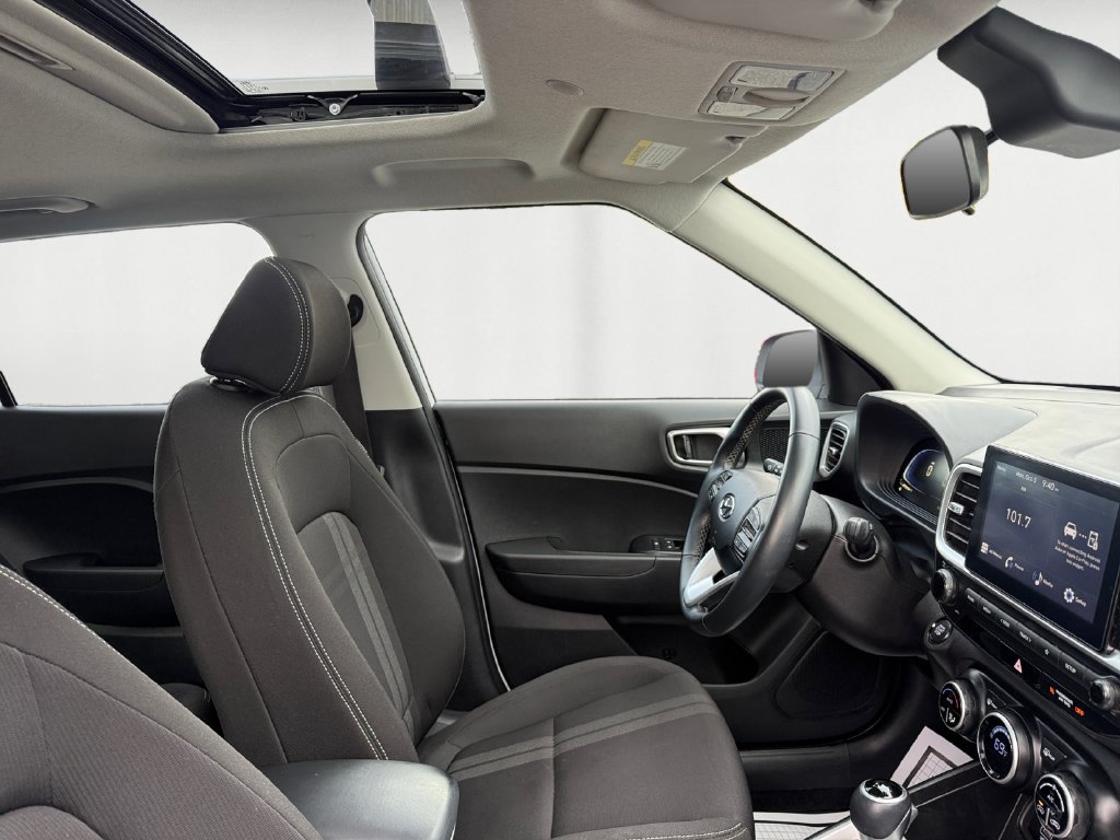 Used 2024 Hyundai Venue SEL FWD image 15