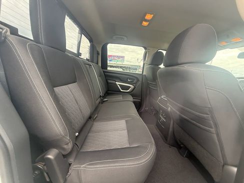 Used 2018 Nissan Titan SV w/ SV Convenience Package AWD/4WD image 21