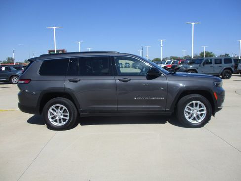 Used 2024 Jeep Grand Cherokee L Laredo w/ Luxury Tech Group I RWD image 7
