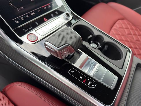 New 2026 Audi SQ8 Prestige image 9