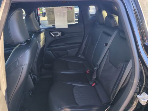 Certified 2025 Jeep Compass Latitude w/ Convenience Group image 13