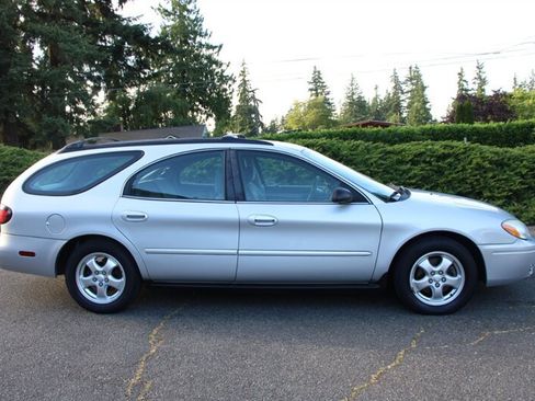 Used 2005 Ford Taurus SE FWD image 11