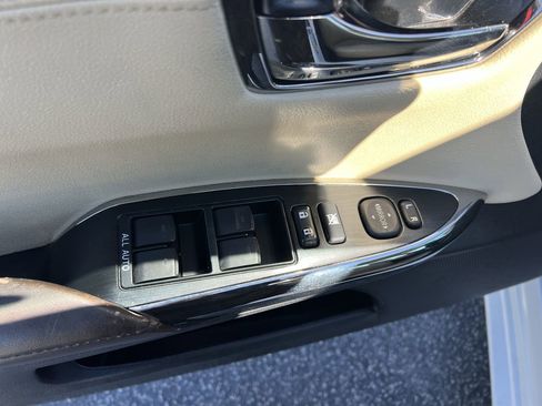 Used 2018 Toyota Avalon XLE Premium image 15