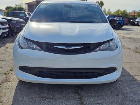 New 2026 Chrysler Voyager LX image 2